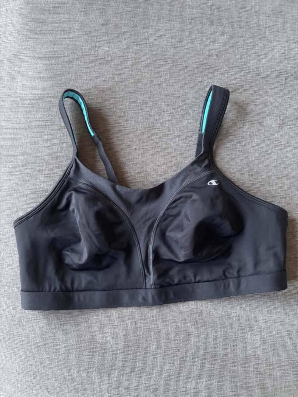 Champion Women's Spot Comfort High-Impact Sports Bra. Black 42C